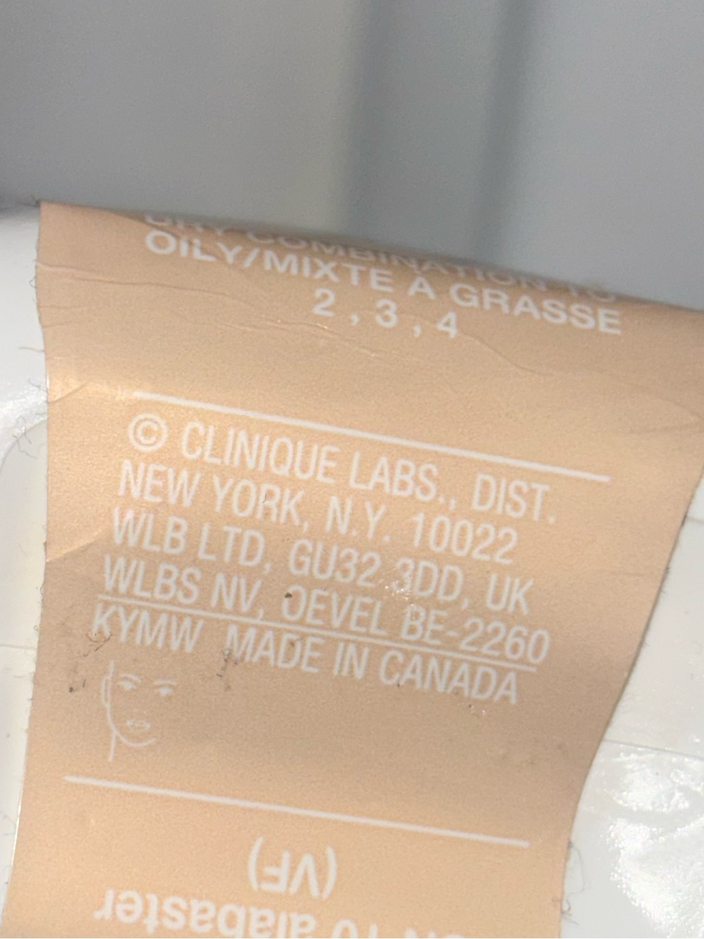 Clinique Even Better Clinical Serum Foundation - Picture 6 of 9